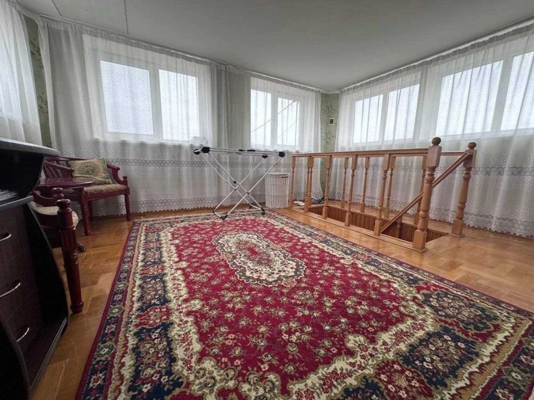 House for sale 7 rooms, 250 m², 3 floors. Novi Petrivtsi. 