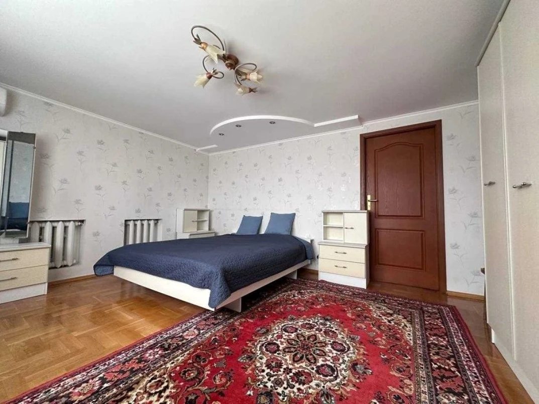 House for sale 7 rooms, 250 m², 3 floors. Novi Petrivtsi. 