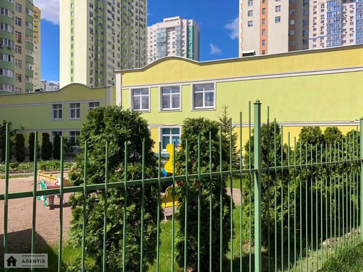 Сдам квартиру. 2 rooms, 76 m², 15 floor/25 floors. 14, Воскресенская 14, Киев. 