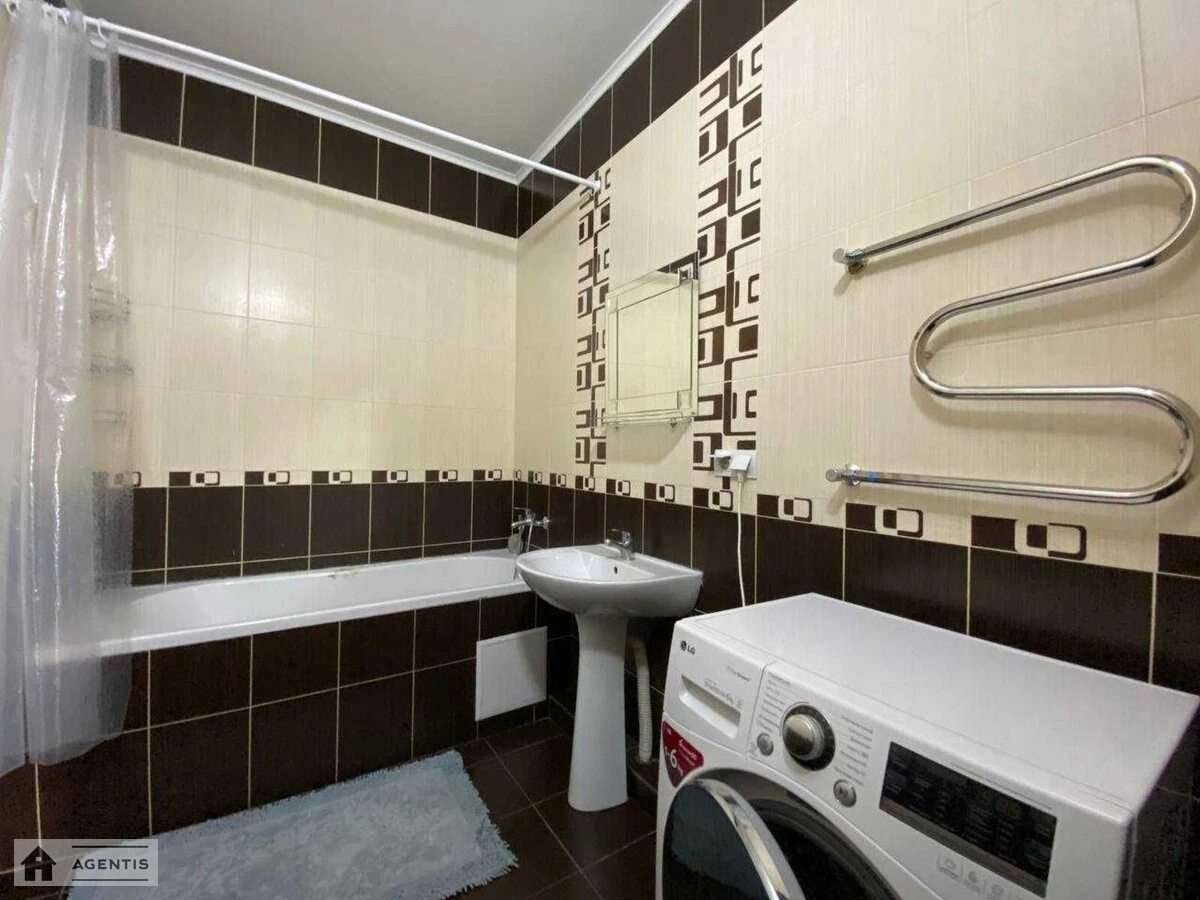 Apartment for rent. 2 rooms, 76 m², 15 floor/25 floors. 14, Voskresenska 14, Kyiv. 