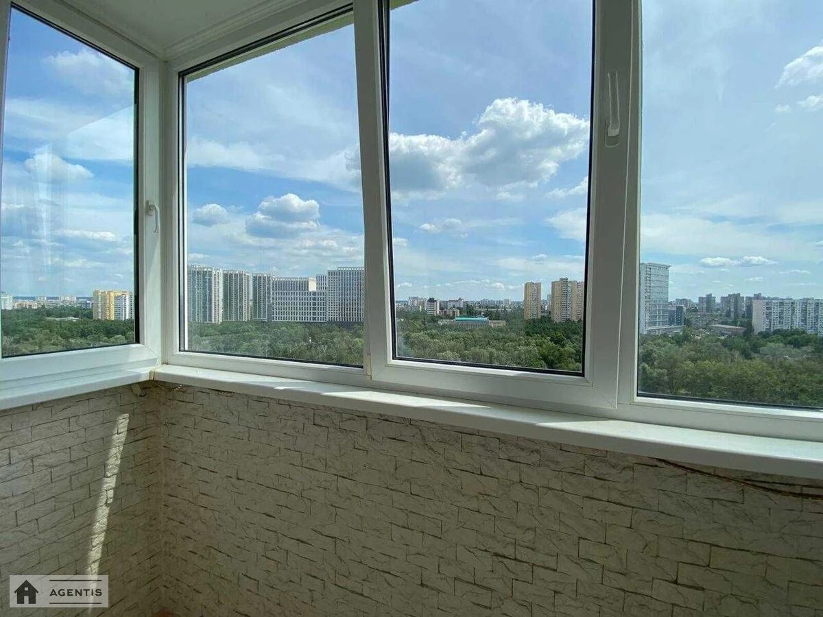 Apartment for rent. 2 rooms, 76 m², 15 floor/25 floors. 14, Voskresenska 14, Kyiv. 