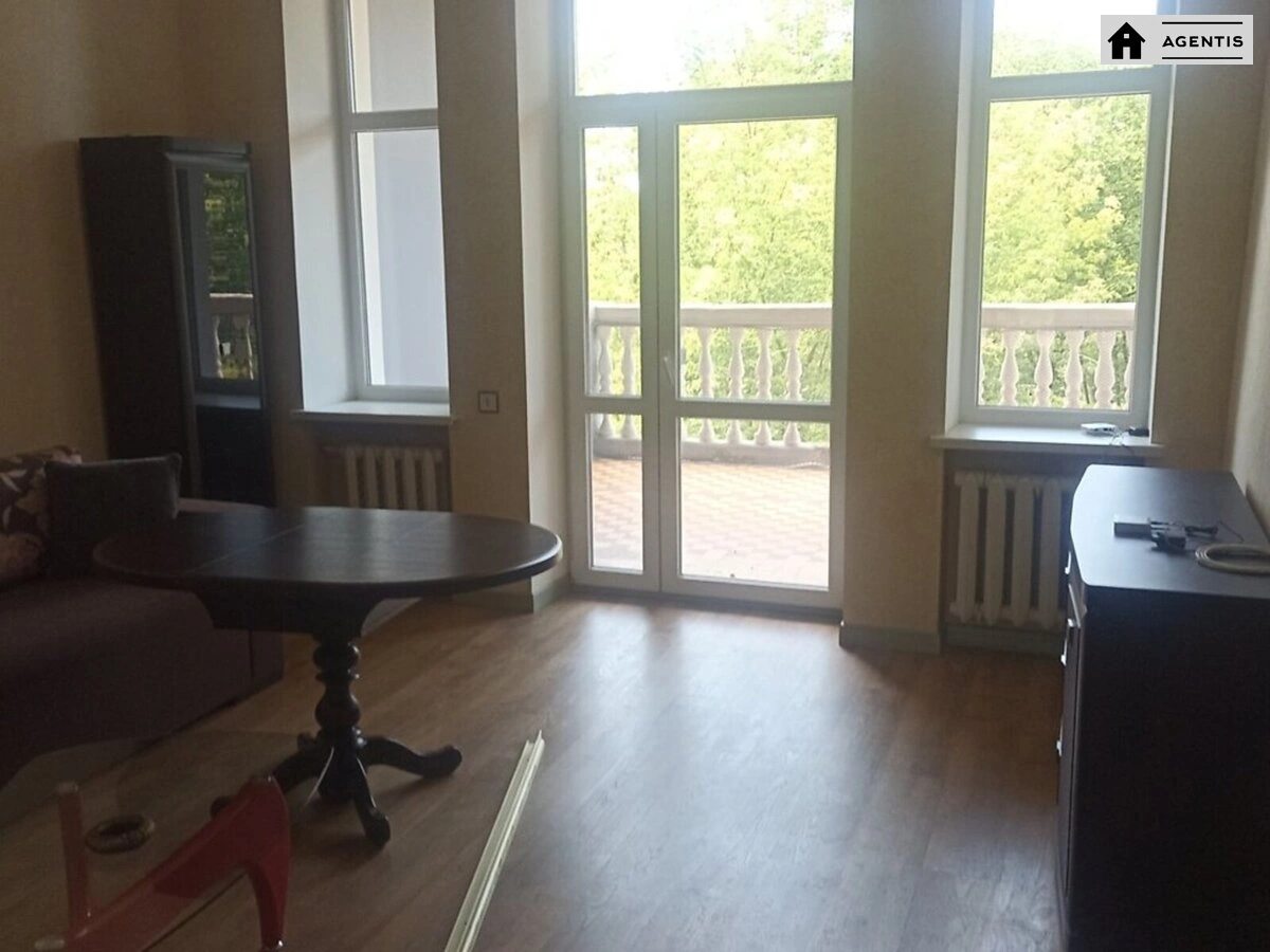Apartment for rent. 2 rooms, 62 m², 2nd floor/2 floors. 58, Stolychne 58, Kyiv. 