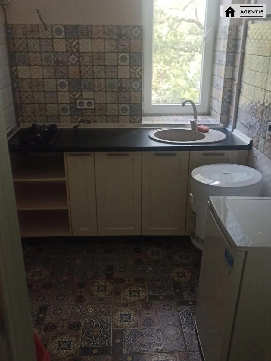 Сдам квартиру. 2 rooms, 62 m², 2nd floor/2 floors. 58, Столичное 58, Киев. 