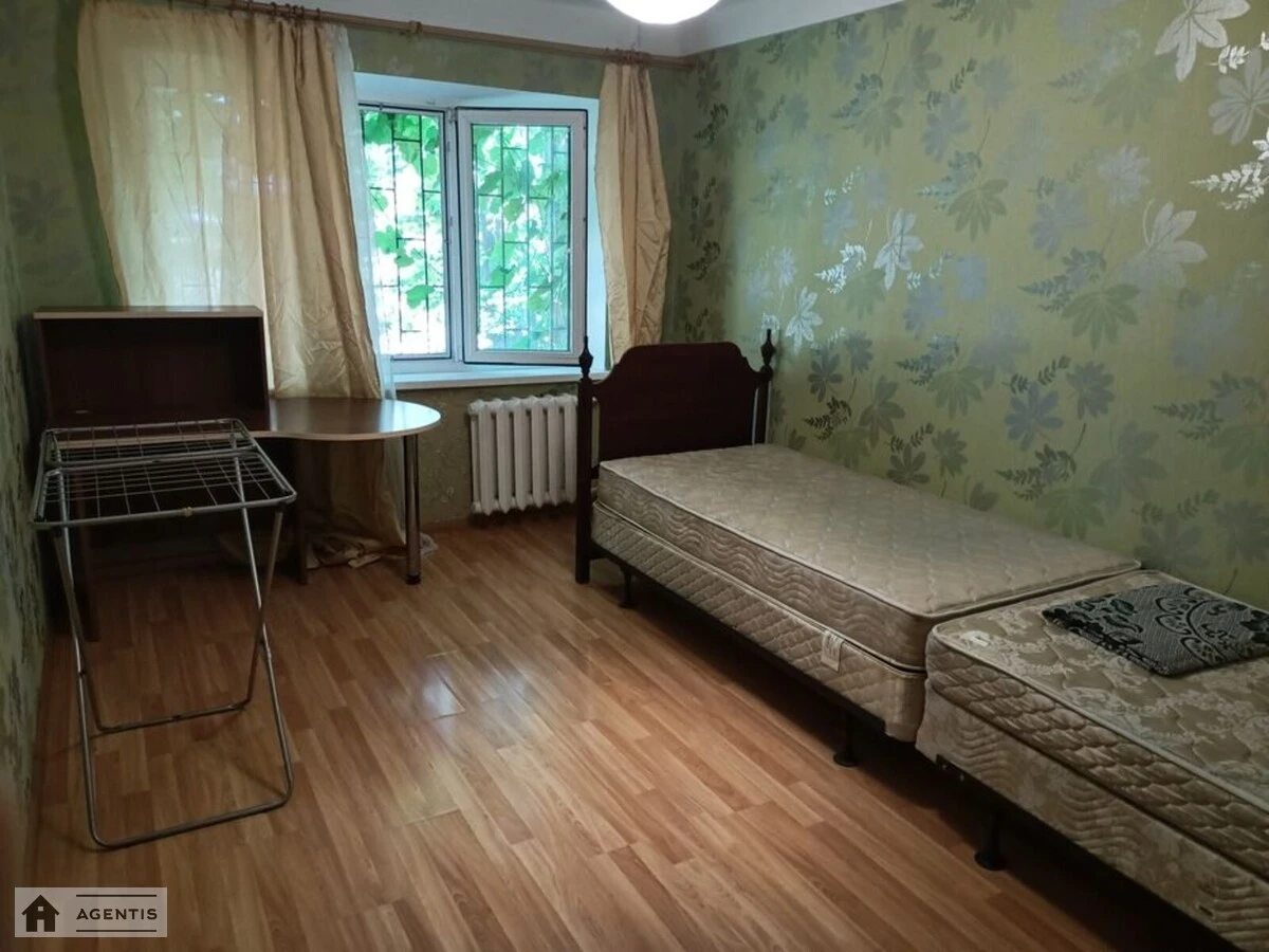 Apartment for rent. 1 room, 38 m², 1st floor/8 floors. 8, Ivana Vyhovskoho vul. Marshala Hrechka, Kyiv. 