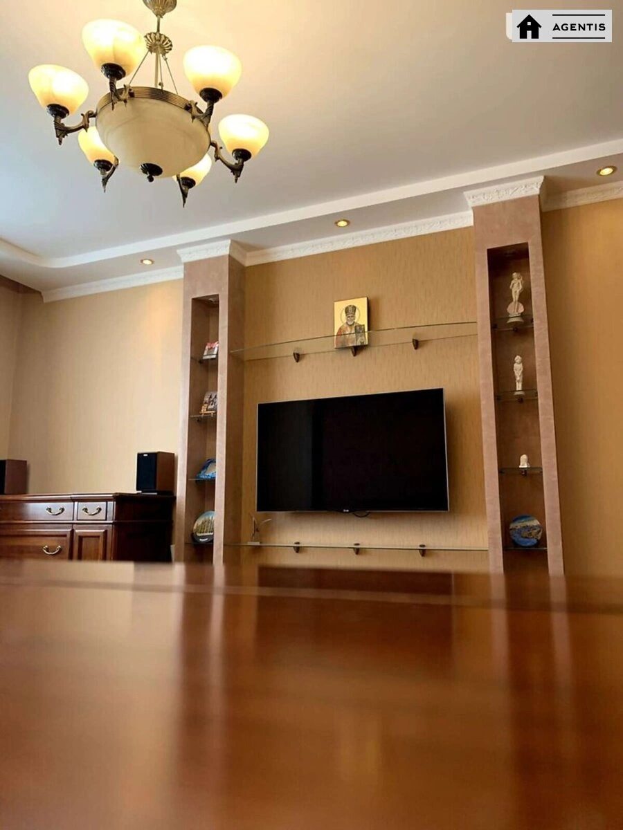 Apartment for rent. 4 rooms, 142 m², 19 floor/36 floors. 1, Sribnokilska 1, Kyiv. 