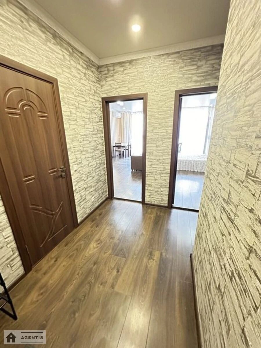 Apartment for rent. 2 rooms, 51 m², 21 floor/25 floors. 2, Dragomanova 2, Kyiv. 