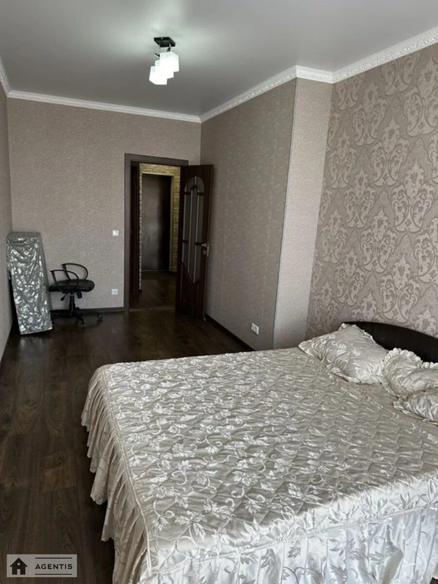 Apartment for rent. 2 rooms, 51 m², 21 floor/25 floors. 2, Dragomanova 2, Kyiv. 