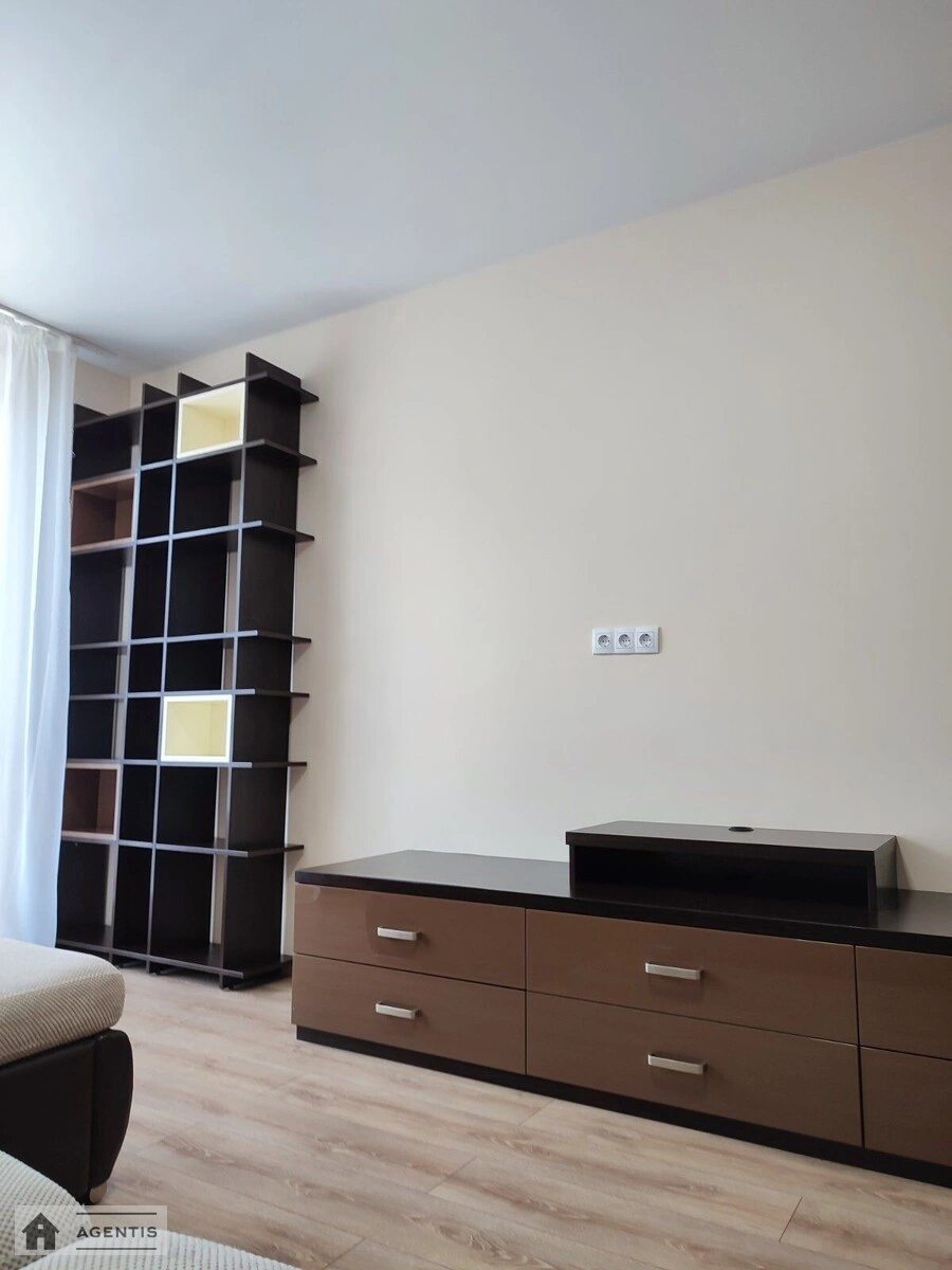 Apartment for rent. 1 room, 40 m², 19 floor/26 floors. Povitryanykh Syl prosp. Povitroflotskyy, Kyiv. 