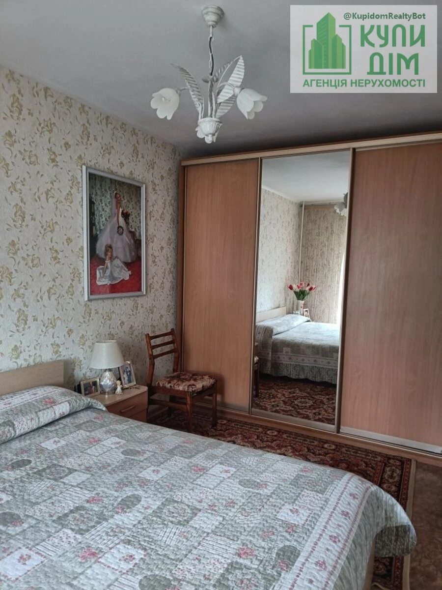 Продаж квартири 2 кімнати, 50 m², 4 пов./9 поверхів. Фортечний (кіровський), Кропивницький. 