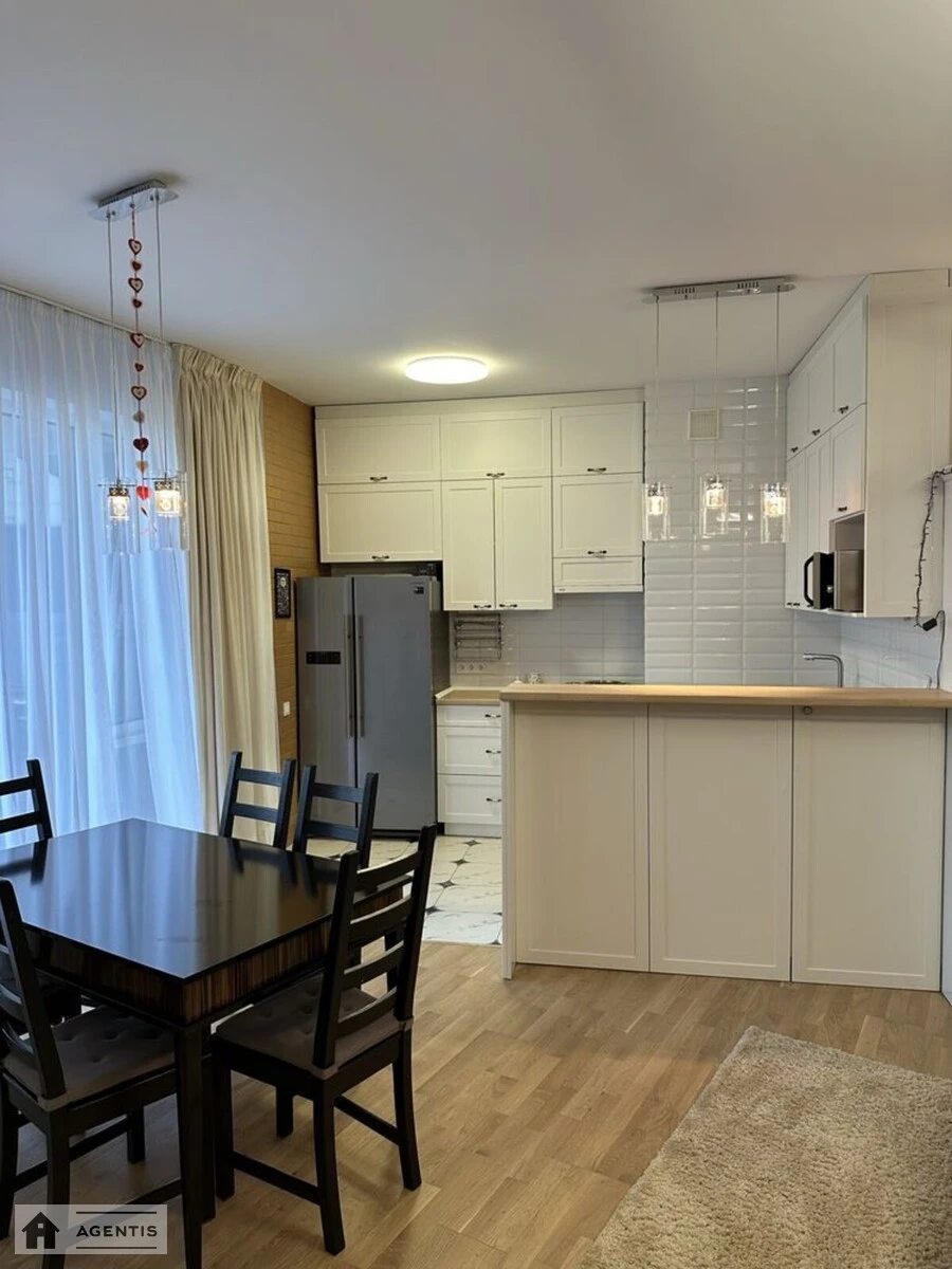 Apartment for rent. 4 rooms, 150 m², 3rd floor/23 floors. 12, Buslivska 12, Kyiv. 
