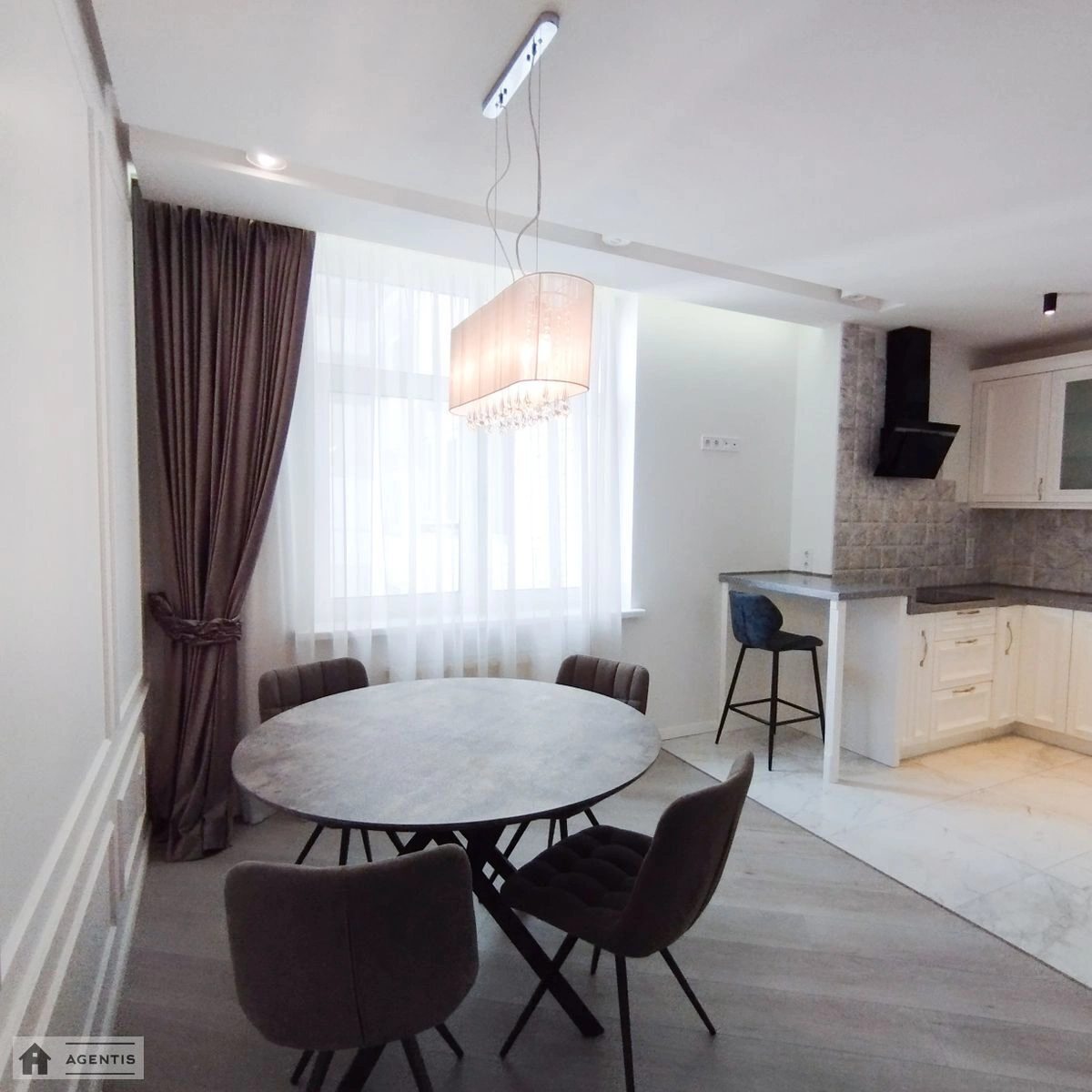 Сдам квартиру. 2 rooms, 86 m², 19 floor/25 floors. 22, Анни Ахматової вул., Киев. 