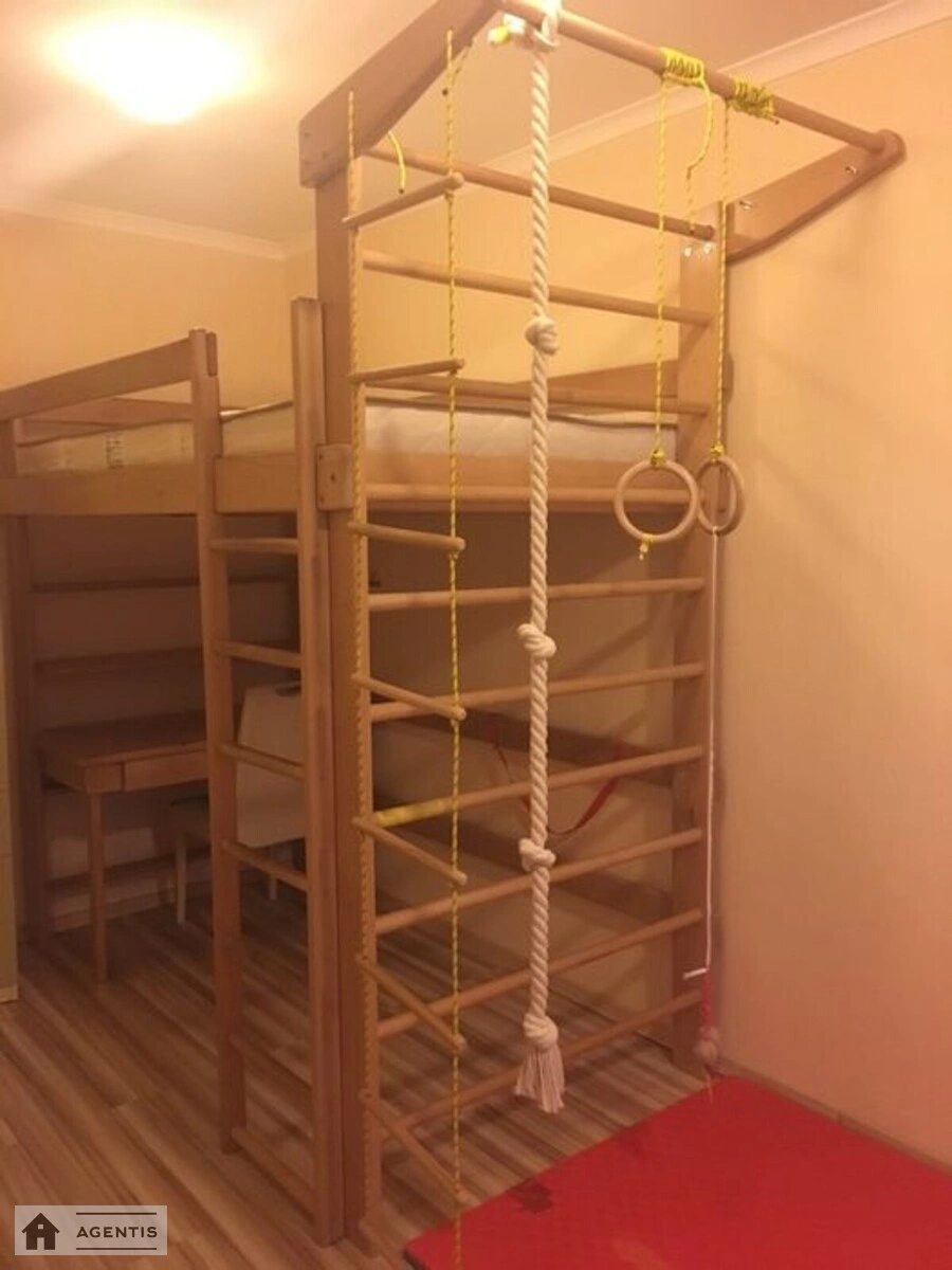 Здам квартиру. 2 rooms, 43 m², 3rd floor/5 floors. 108, Берестейський просп. (Перемоги), Київ. 