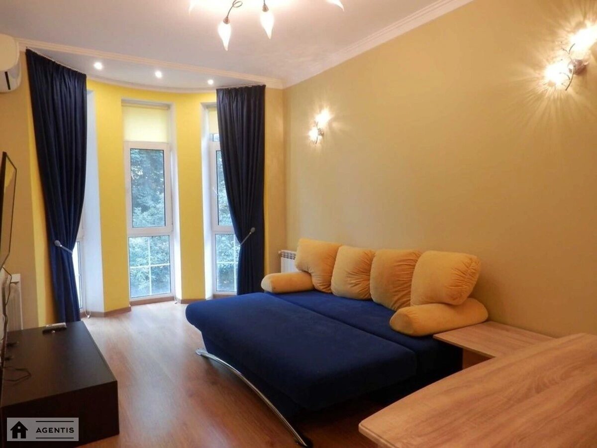 Apartment for rent. 2 rooms, 61 m², 5th floor/8 floors. 29, Degtyarna 29, Kyiv. 