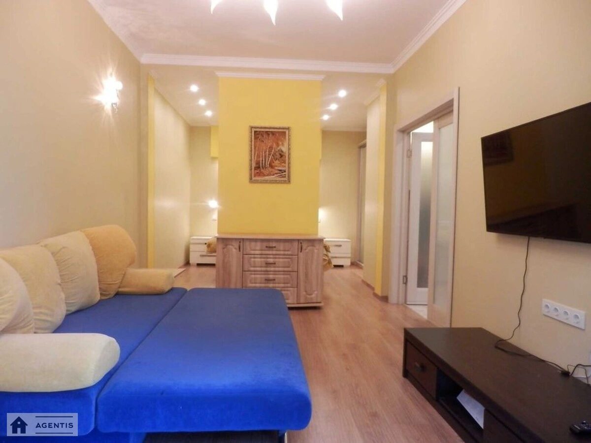 Apartment for rent. 2 rooms, 61 m², 5th floor/8 floors. 29, Degtyarna 29, Kyiv. 