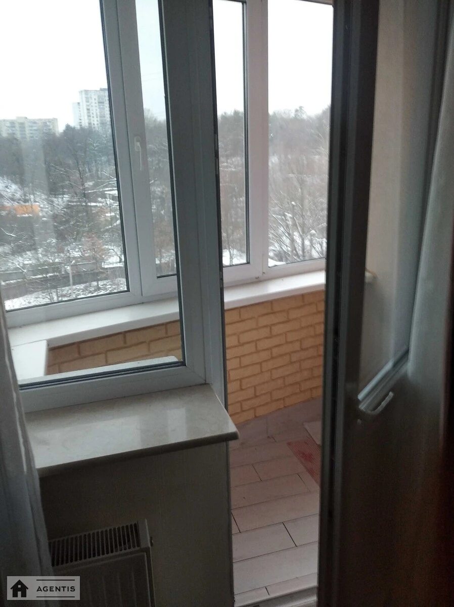 Apartment for rent. 1 room, 22 m², 3rd floor/10 floors. 22, Zhambyla Zhabayeva vul., Kyiv. 