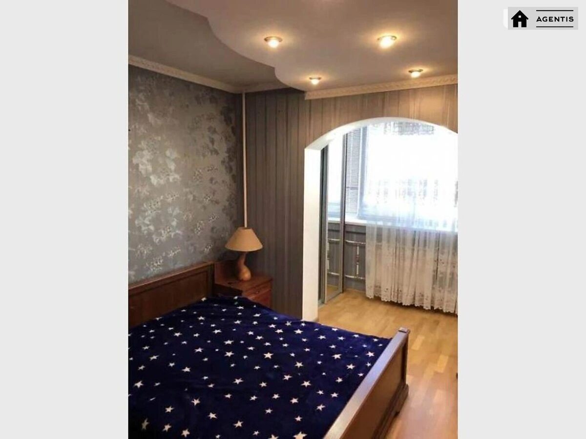 Сдам квартиру. 3 rooms, 68 m², 3rd floor/5 floors. 18, Полесская 18, Киев. 