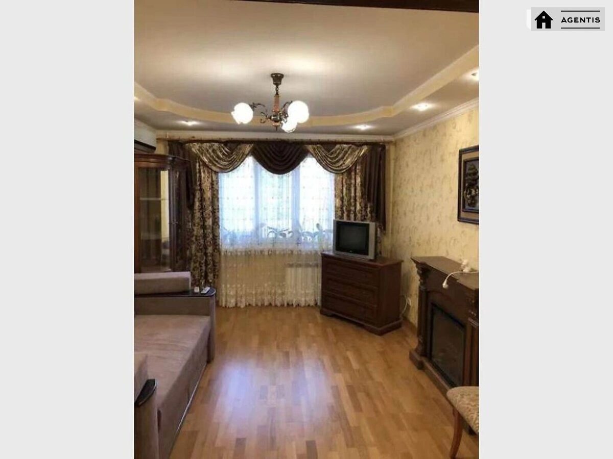 Сдам квартиру. 3 rooms, 68 m², 3rd floor/5 floors. 18, Полесская 18, Киев. 