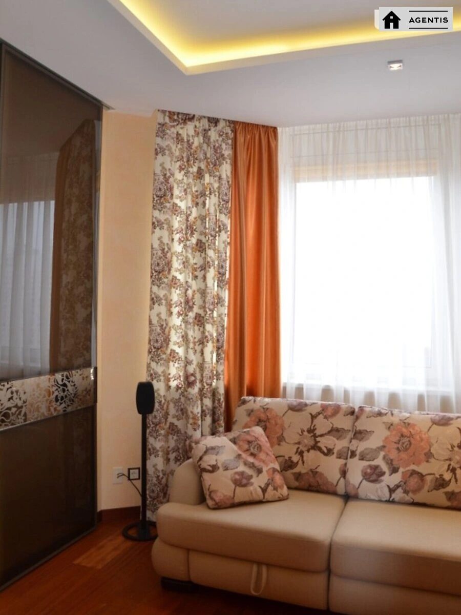 Apartment for rent. 2 rooms, 80 m², 12 floor/25 floors. 1, Mykilsko-Slobidska 1, Kyiv. 