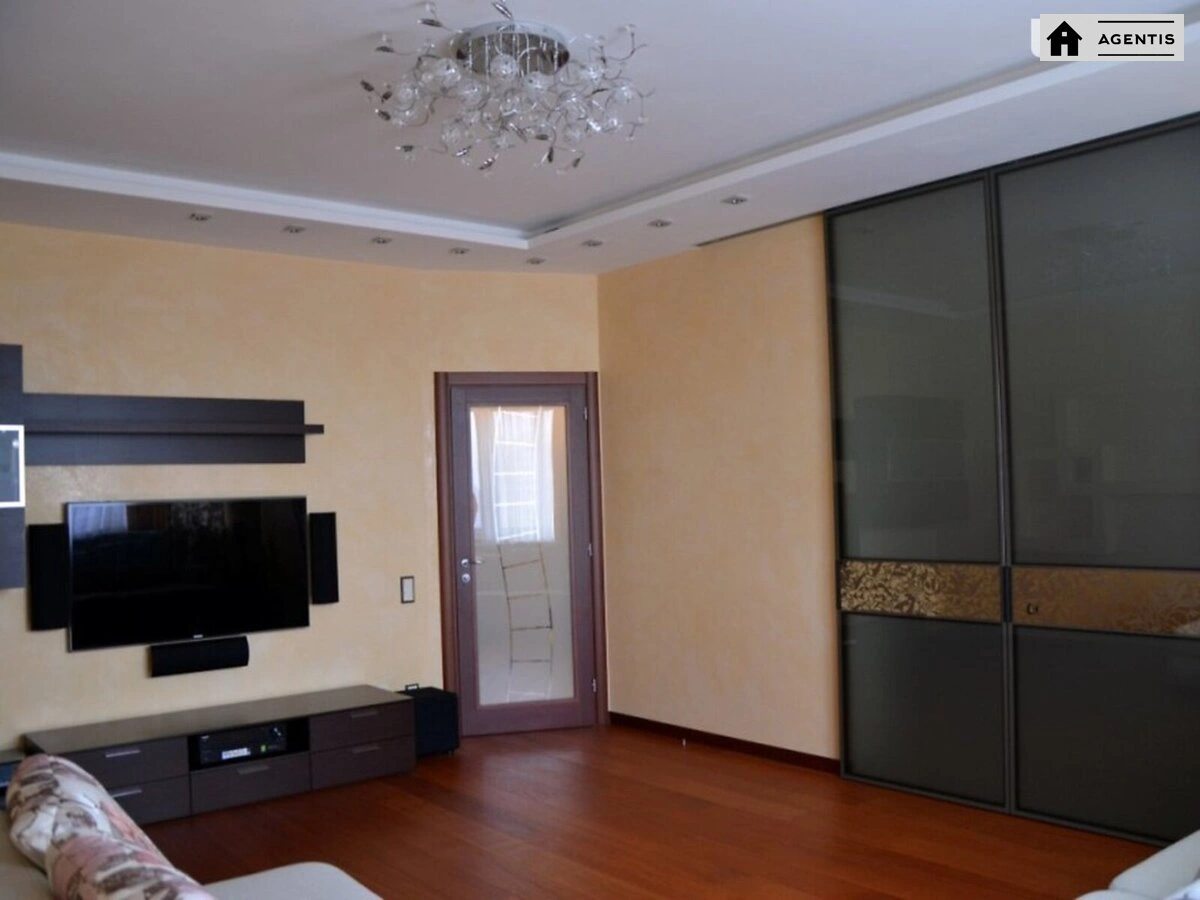 Apartment for rent. 2 rooms, 80 m², 12 floor/25 floors. 1, Mykilsko-Slobidska 1, Kyiv. 