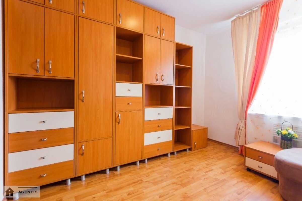 Apartment for rent. 3 rooms, 96 m², 13 floor/14 floors. 2, Fedora Ernsta vul., Kyiv. 