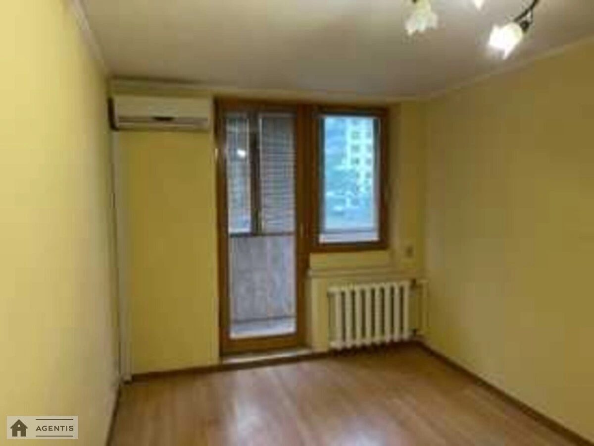 Сдам квартиру. 3 rooms, 70 m², 2nd floor/16 floors. 2, Приозерная 2, Киев. 