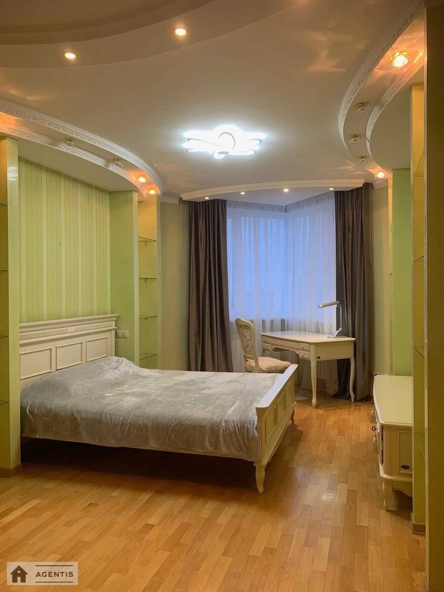 Apartment for rent. 4 rooms, 144 m², 19 floor/24 floors. 1, Sribnokilska 1, Kyiv. 