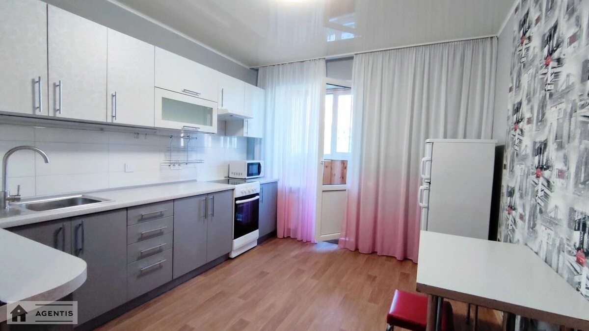 Apartment for rent. 1 room, 42 m², 19 floor/25 floors. 1, Sofiyi Rusovoyi vul., Kyiv. 
