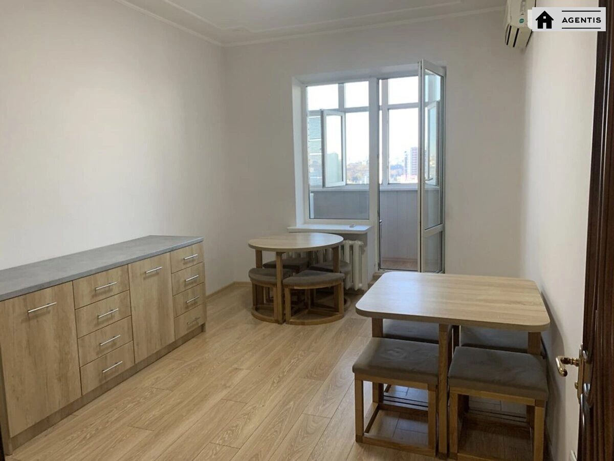 Apartment for rent. 3 rooms, 125 m², 18 floor/18 floors. 13, Dmytrivska 13, Kyiv. 