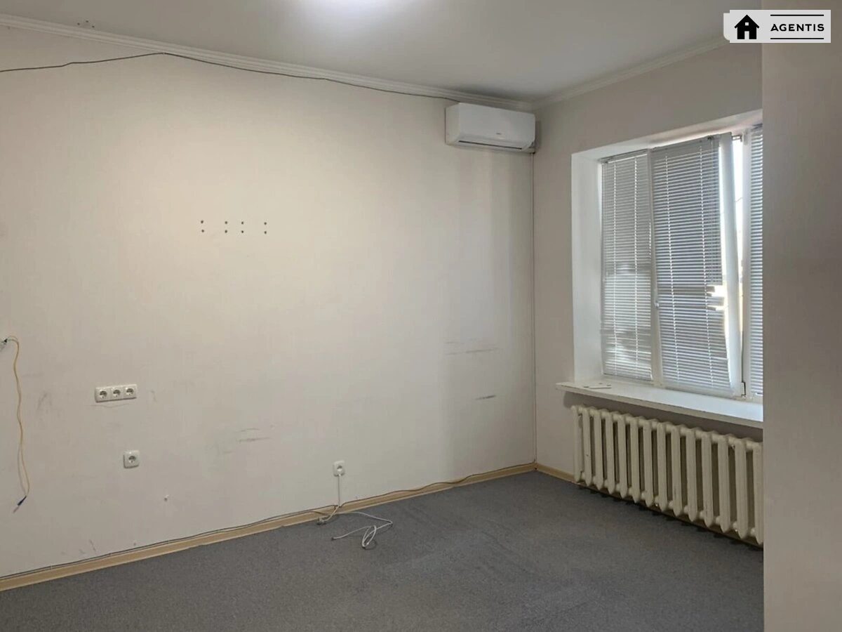 Сдам квартиру. 3 rooms, 125 m², 18 floor/18 floors. 13, Дмитриевская 13, Киев. 