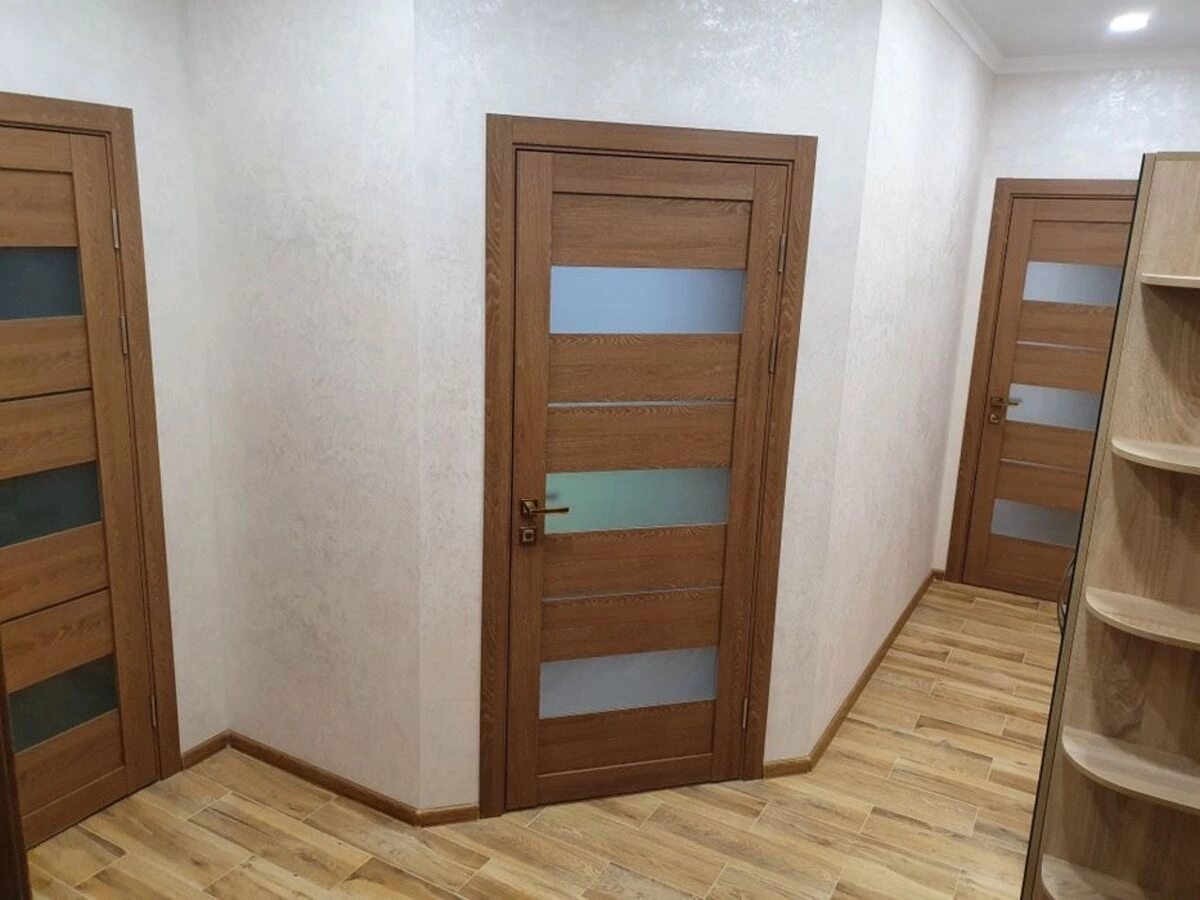 Продаж квартири 2 кімнати, 55 m², 3 пов./5 поверхів. 5, Подільська , Крюківщина. 