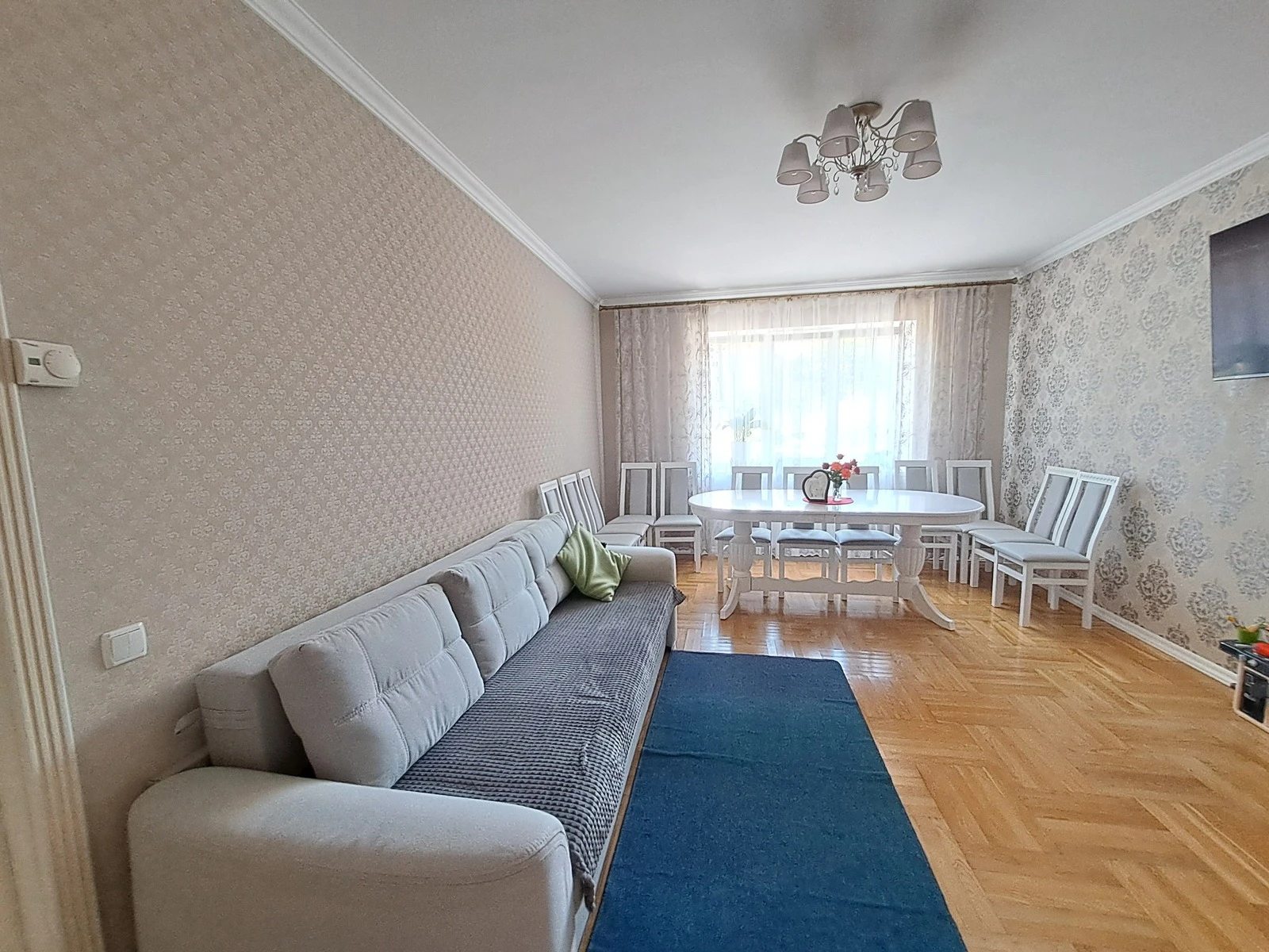 Apartments for sale 3 rooms, 825 m², 1st fl./4 floors. Lepkoho vul., Petrykov. 