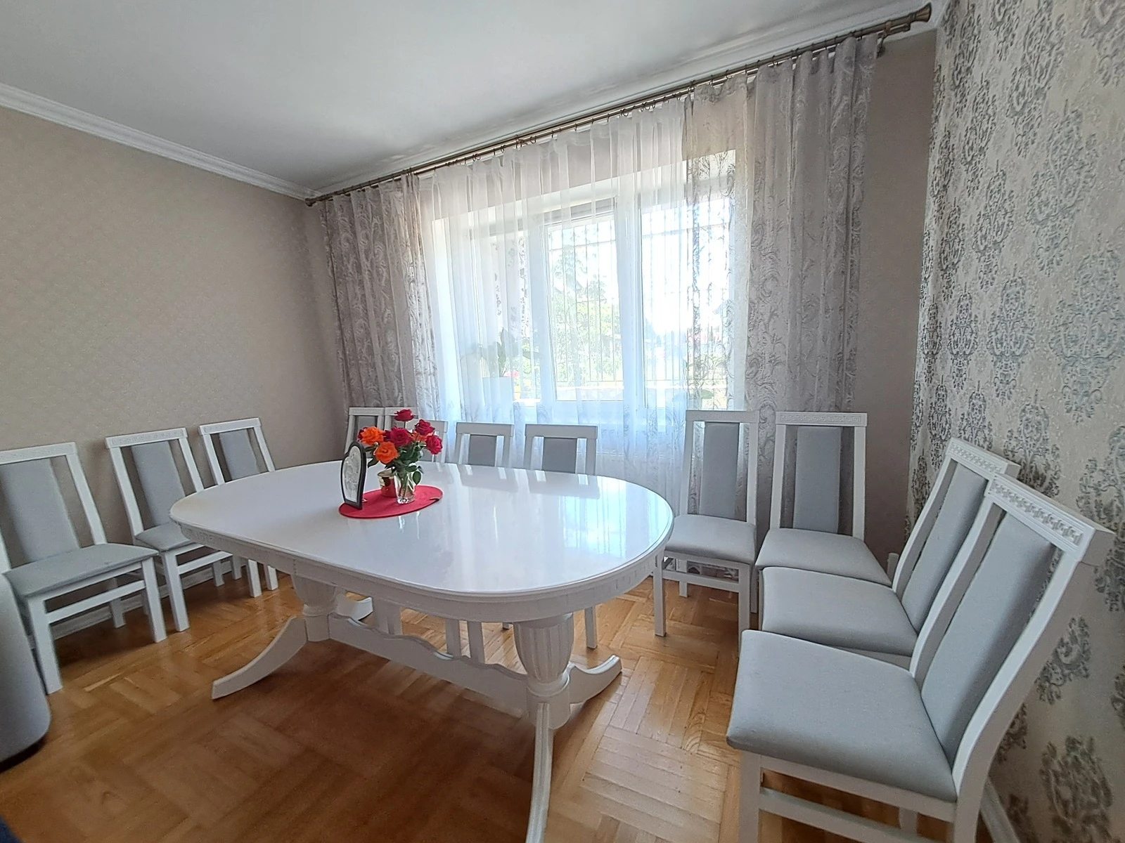 Apartments for sale 3 rooms, 825 m², 1st fl./4 floors. Lepkoho vul., Petrykov. 