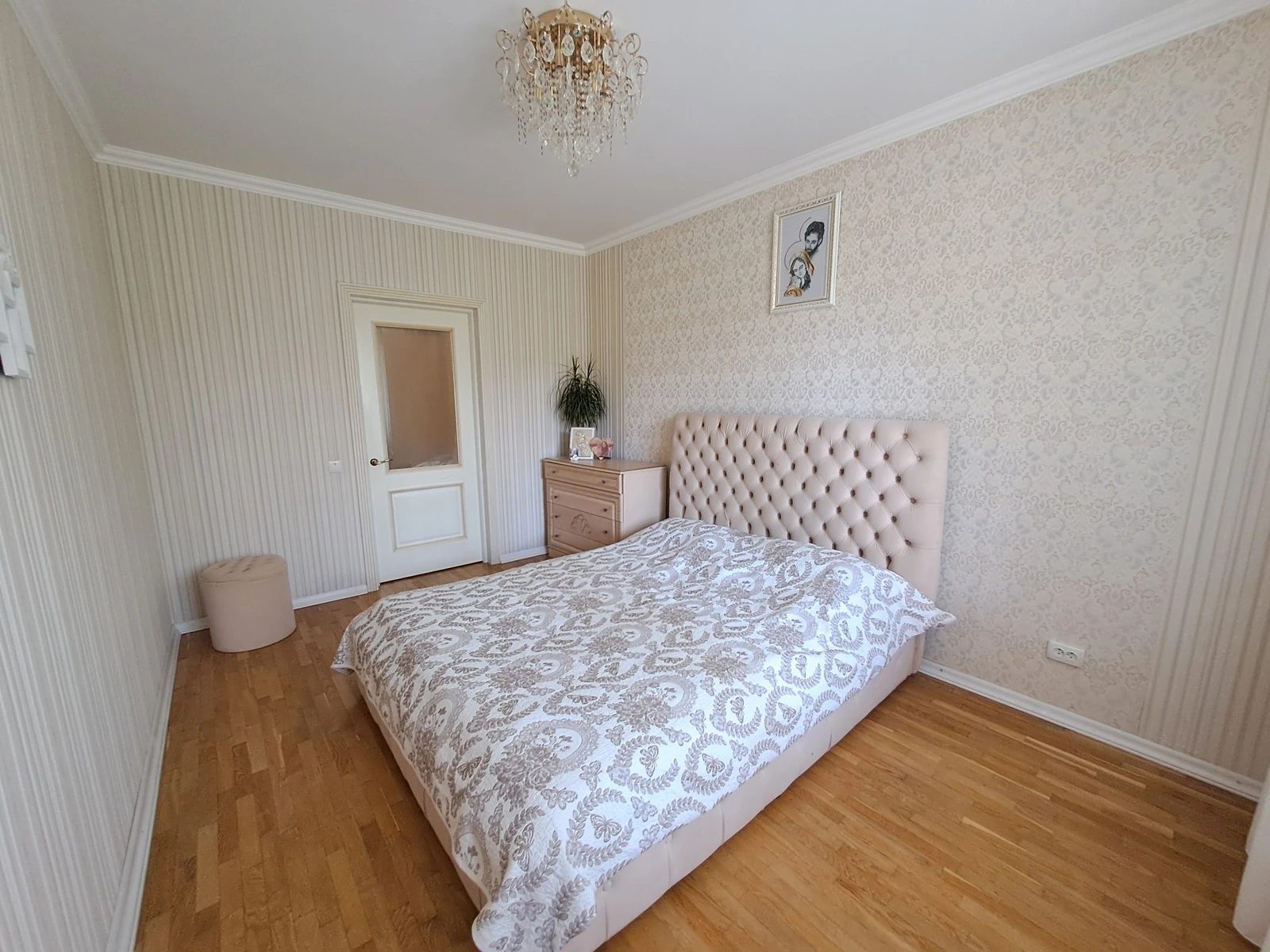 Apartments for sale 3 rooms, 825 m², 1st fl./4 floors. Lepkoho vul., Petrykov. 