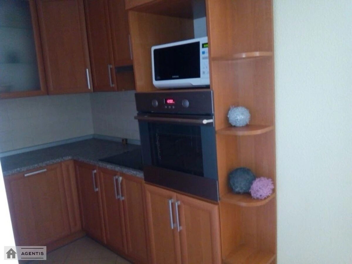 Apartment for rent. 2 rooms, 60 m², 14 floor/25 floors. 13, Henerala Henadiya Vorobyova vul. Kurska, Kyiv. 