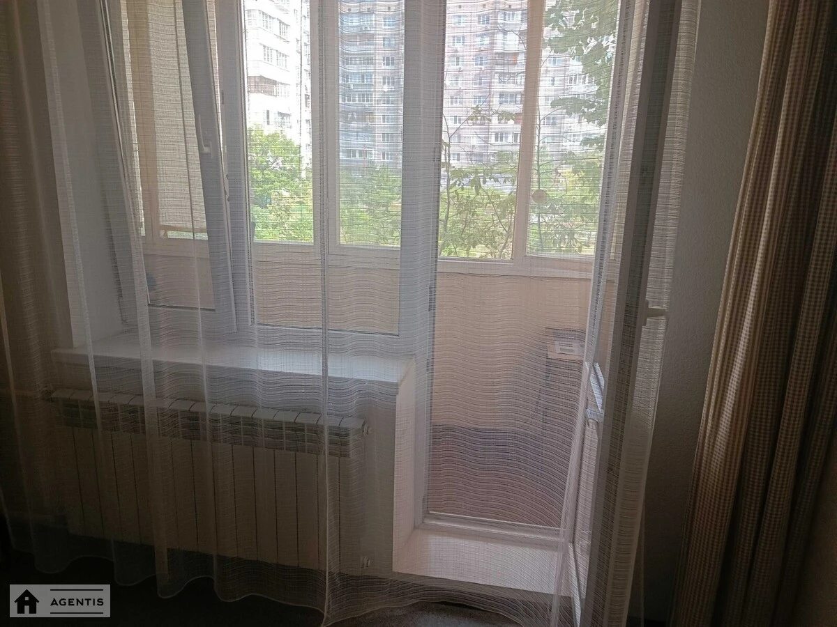 Сдам квартиру. 2 rooms, 57 m², 2nd floor/9 floors. 36, Северная 36, Киев. 
