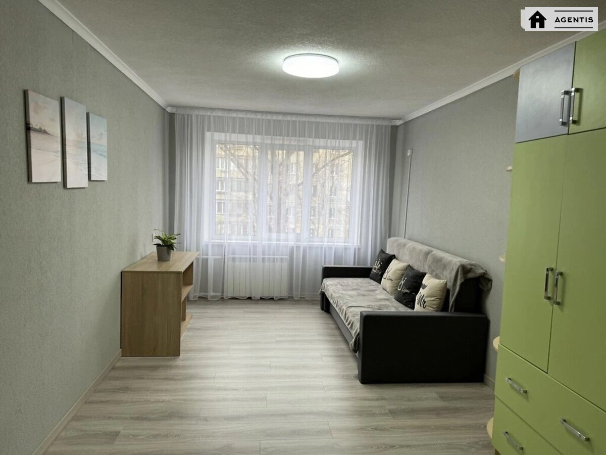 Apartment for rent. 2 rooms, 48 m², 5th floor/9 floors. 16, Zhmerynska 16, Kyiv. 
