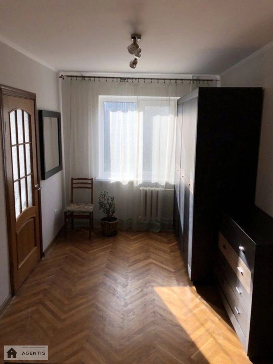 Apartment for rent. 2 rooms, 45 m², 3rd floor/5 floors. 15, Mriyi vul. Akademika Tupolyeva, Kyiv. 