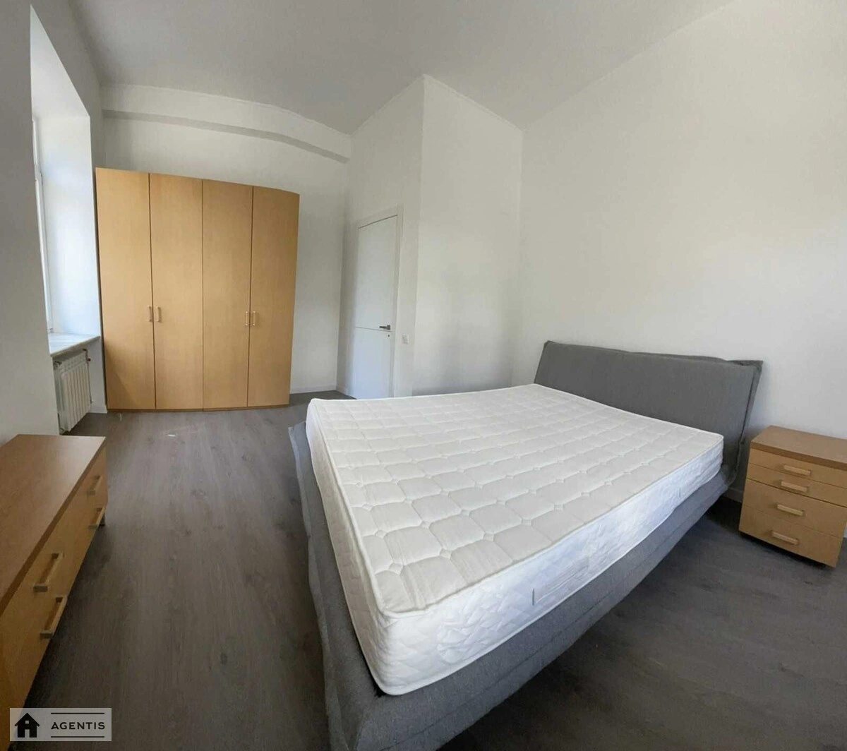 Здам квартиру. 3 rooms, 110 m², 3rd floor/5 floors. 8, Дарвіна 8, Київ. 