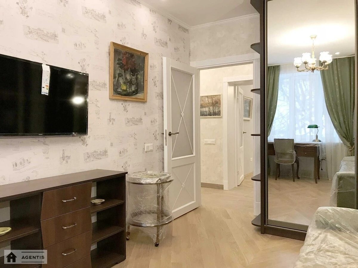 Apartment for rent. 3 rooms, 85 m², 3rd floor/10 floors. 3, Ivana Franka vul., Kyiv. 