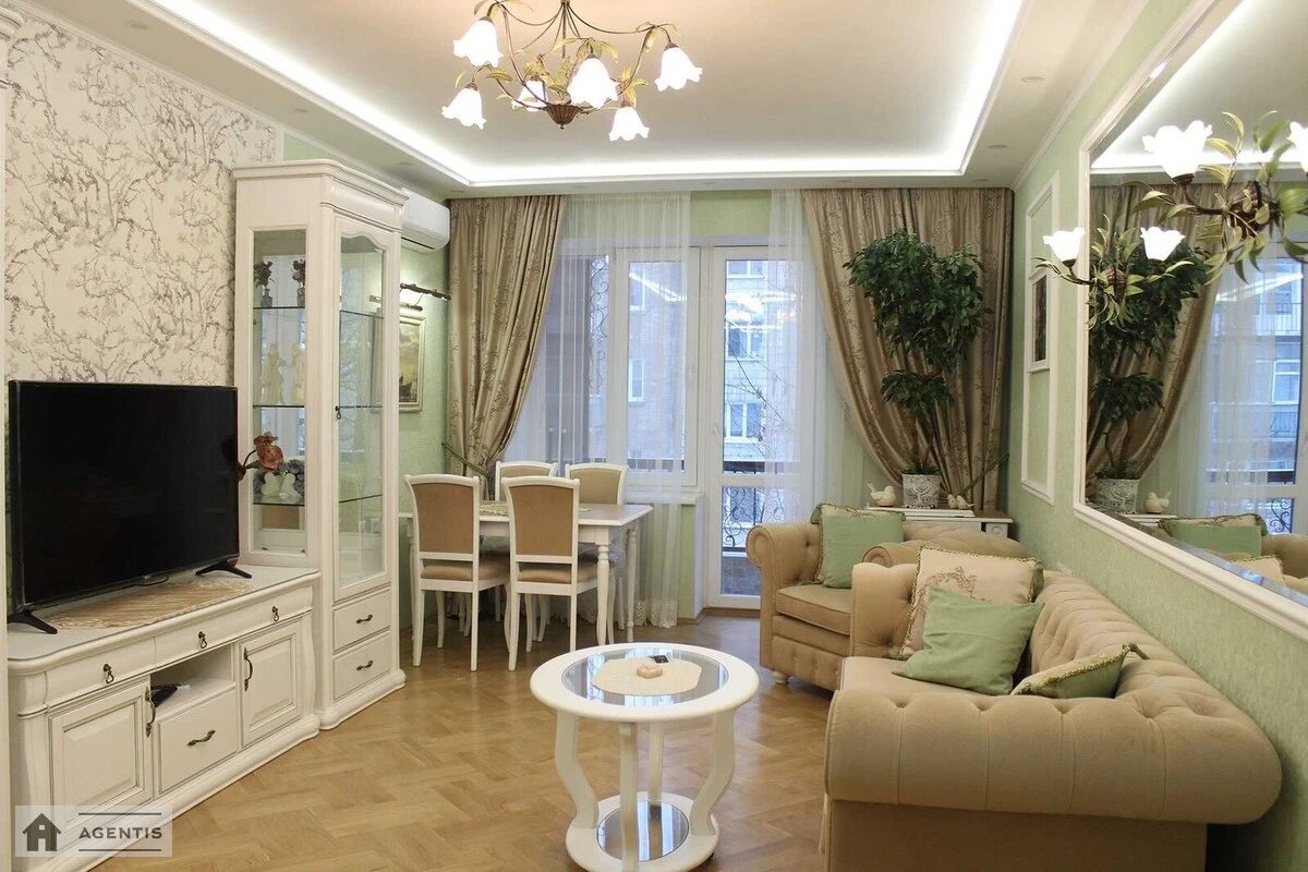 Apartment for rent. 3 rooms, 85 m², 3rd floor/10 floors. 3, Ivana Franka vul., Kyiv. 