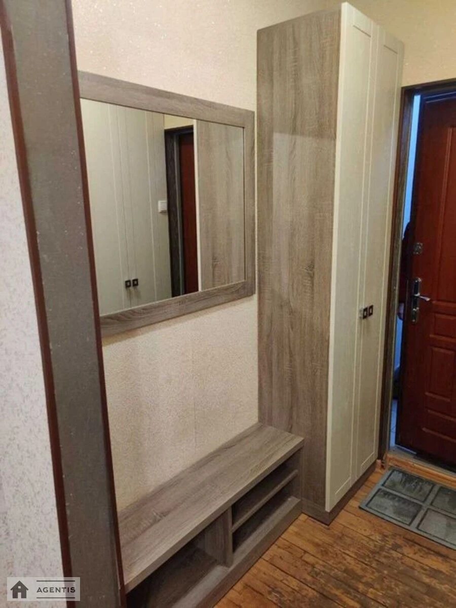 Сдам квартиру. 3 rooms, 100 m², 14 floor/25 floors. 38, Урловская 38, Киев. 