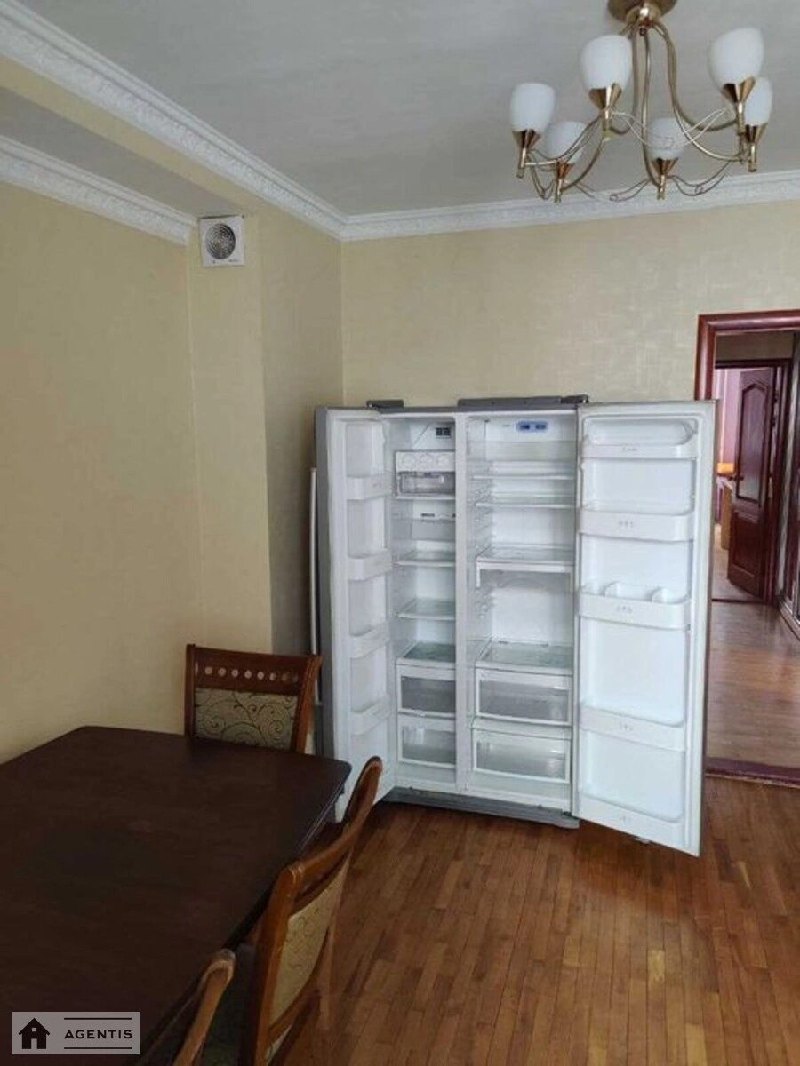 Apartment for rent. 3 rooms, 100 m², 14 floor/25 floors. 38, Urlivska 38, Kyiv. 
