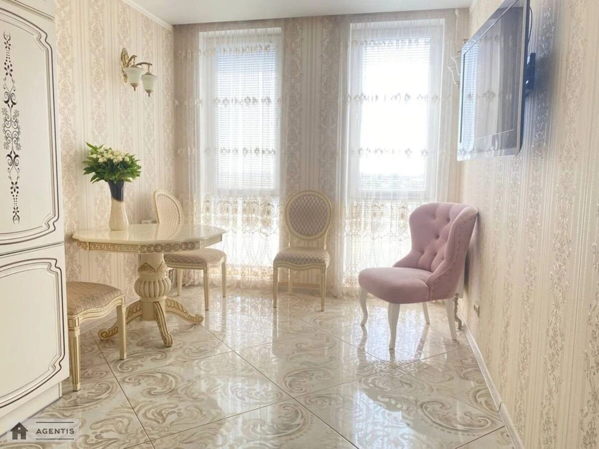 Apartment for rent. 2 rooms, 60 m², 7th floor/10 floors. 75, Alimpiya Halyka vul. Malozemelna, Kyiv. 