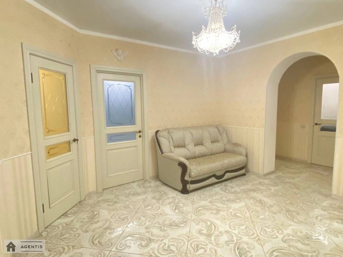 Apartment for rent. 2 rooms, 60 m², 7th floor/10 floors. 75, Alimpiya Halyka vul. Malozemelna, Kyiv. 