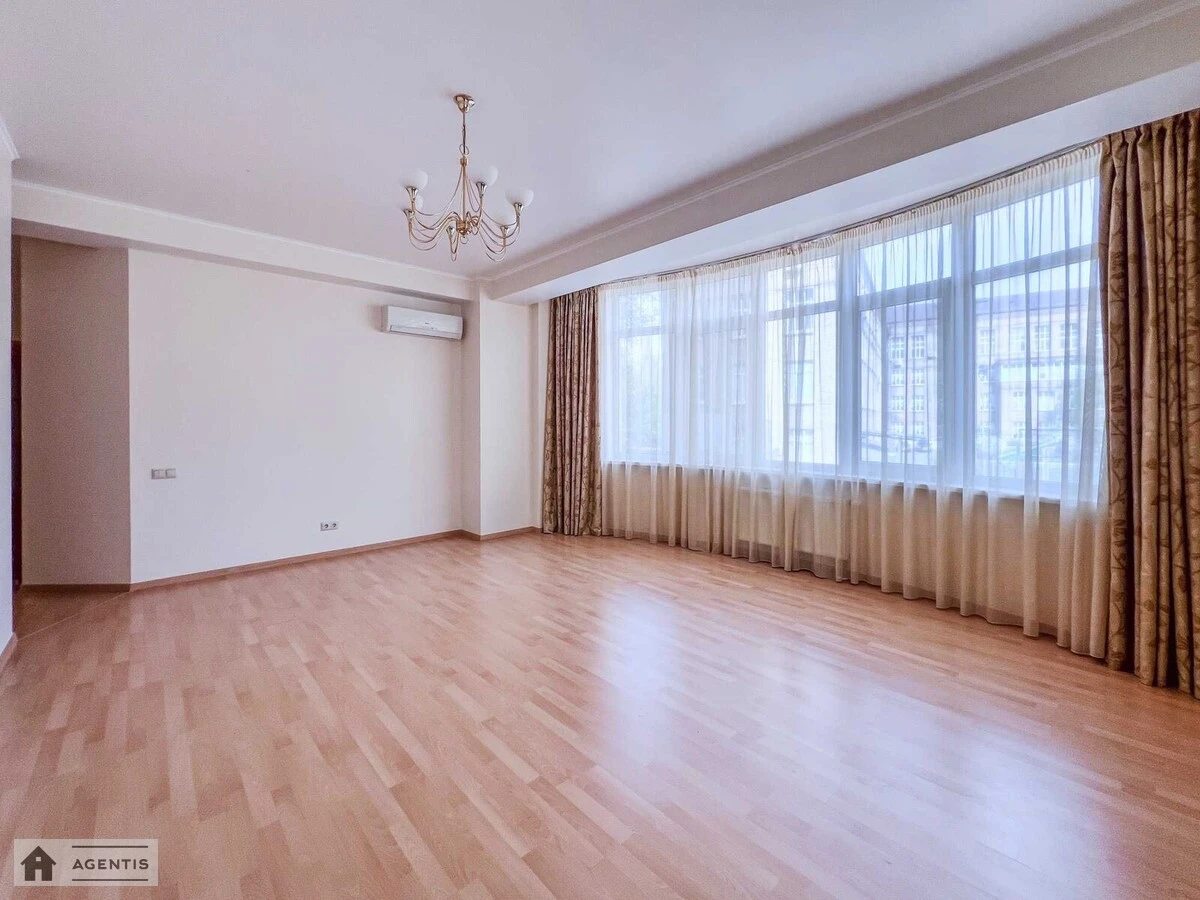 Apartment for rent. 3 rooms, 125 m², 3rd floor/15 floors. 42, Oleksandra Konyskoho vul. Turhenyevska, Kyiv. 
