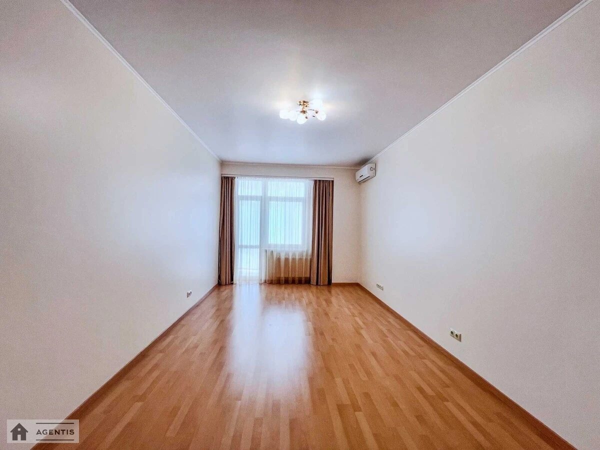 Сдам квартиру. 3 rooms, 125 m², 3rd floor/15 floors. 42, Олександра Кониського вул. (Тургенєвська), Киев. 