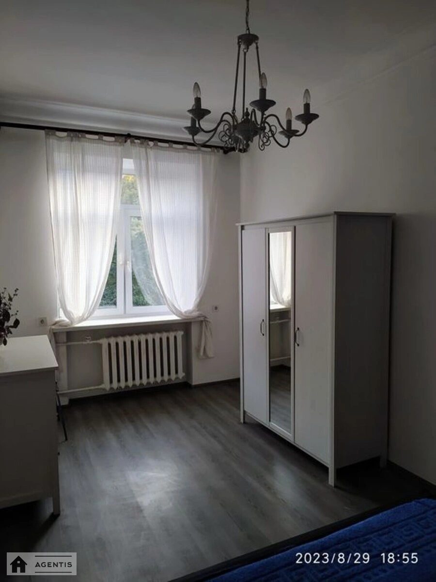 Apartment for rent. 2 rooms, 50 m², 3rd floor/5 floors. 52, Pochaynynska 52, Kyiv. 