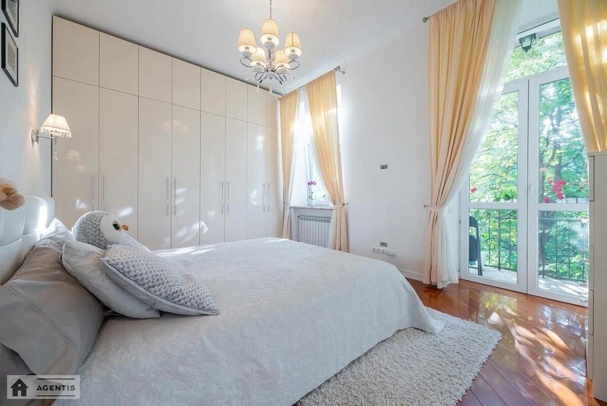 Apartment for rent. 2 rooms, 63 m², 4th floor/5 floors. 13, Behterevskiy 13, Kyiv. 