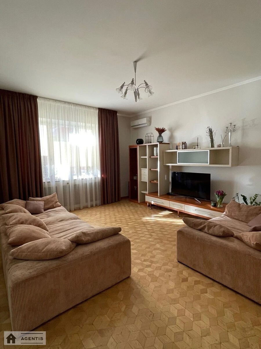 Apartment for rent. 3 rooms, 112 m², 16 floor/18 floors. 17, Kovpaka 17, Kyiv. 