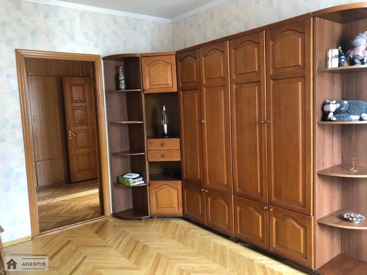 Apartment for rent. 3 rooms, 62 m², 10th floor/12 floors. 98, Pravdy 98, Kyiv. 